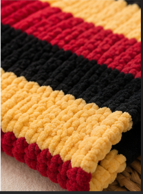 🌅 Obsidian Sunset Handmade Chunky Knit Blankets